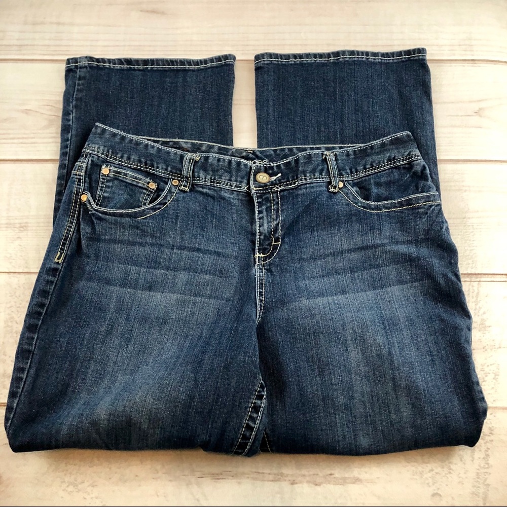 NWOT Maurices Curvy Jeans Sz 17/18 Short